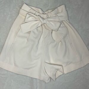 Aritzia/Wilfred High-Waisted Paperbag Shorts - Light Birch - Size 2
